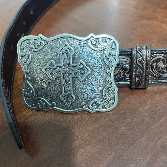 NOCONA Womans Brown Cross Embossed Buckle Western Leather Belt
